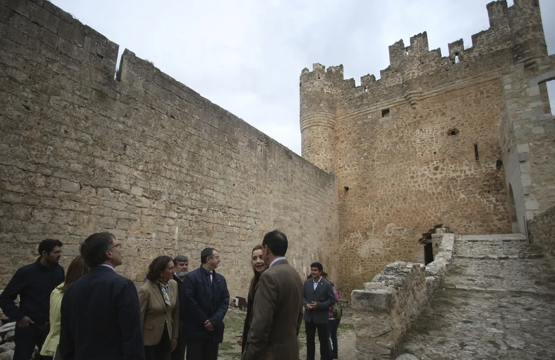 Imagen de la visita de la consejera a Berlanga de Duero este viernes. / SN