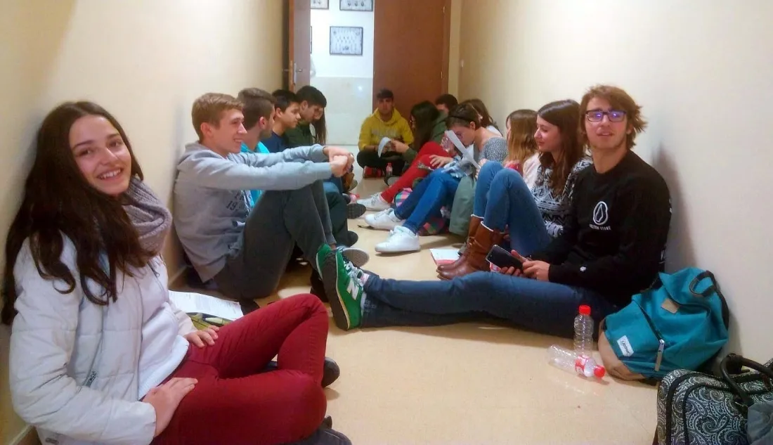 Estudiantes a la espera de donar sangre./SN