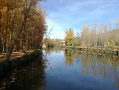 Las orillas del río a su paso por la capital. SN