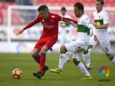 Julio en una jugada durante el partido. LFP