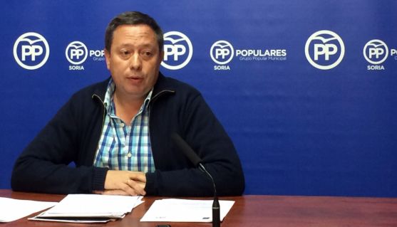 Adolfo Sainz, (PP) en rueda de prensa.