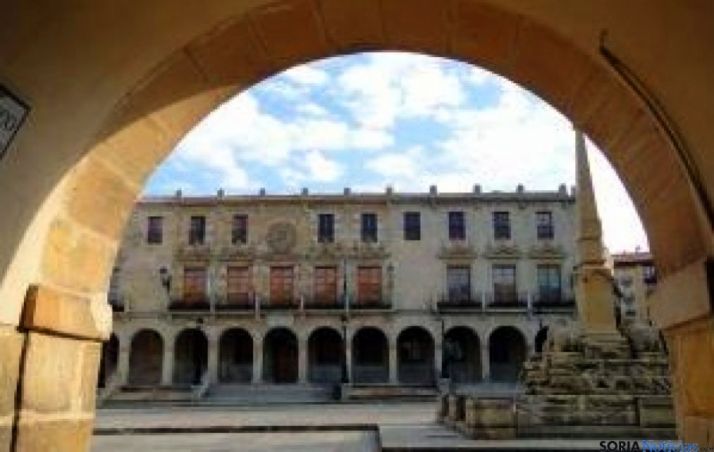 Fachada prinicipal del ayuntamiento de Soria. / SN