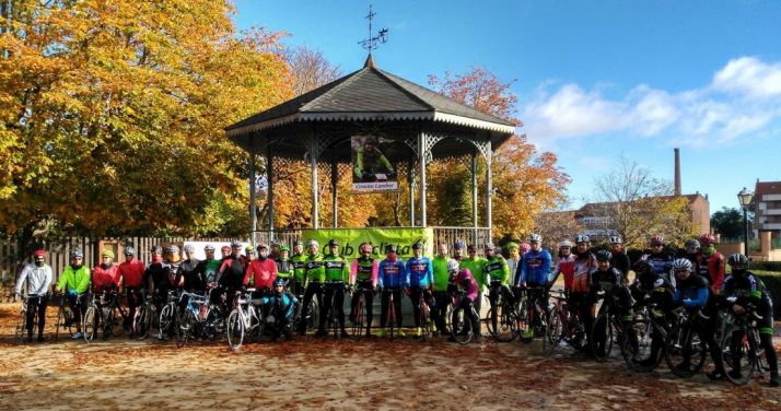 Miembros de la agrupación antes de una de las rutas./CCMS