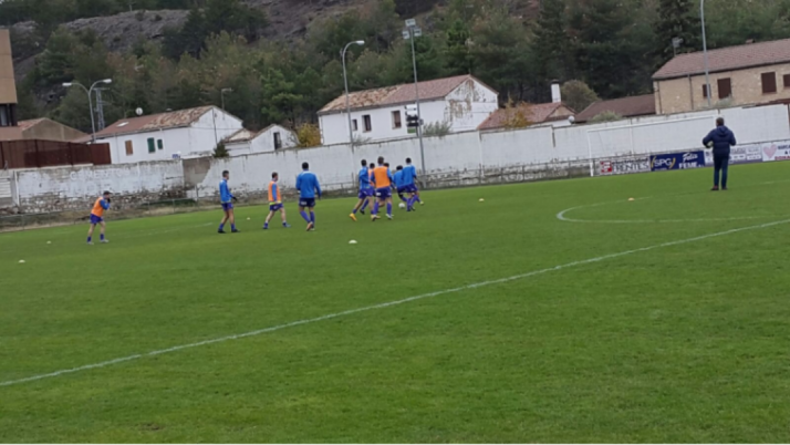 Imagen del entrenamiento del Sporting Uxama contra el Cristo Atlético. CRISTO ATLÉTICO