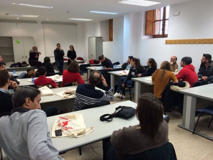 Varios participantes en la primera toma de contacto. Certamen de Cortos