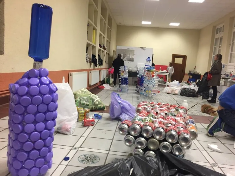 Detalles festivos en el barrio de Las Casas.