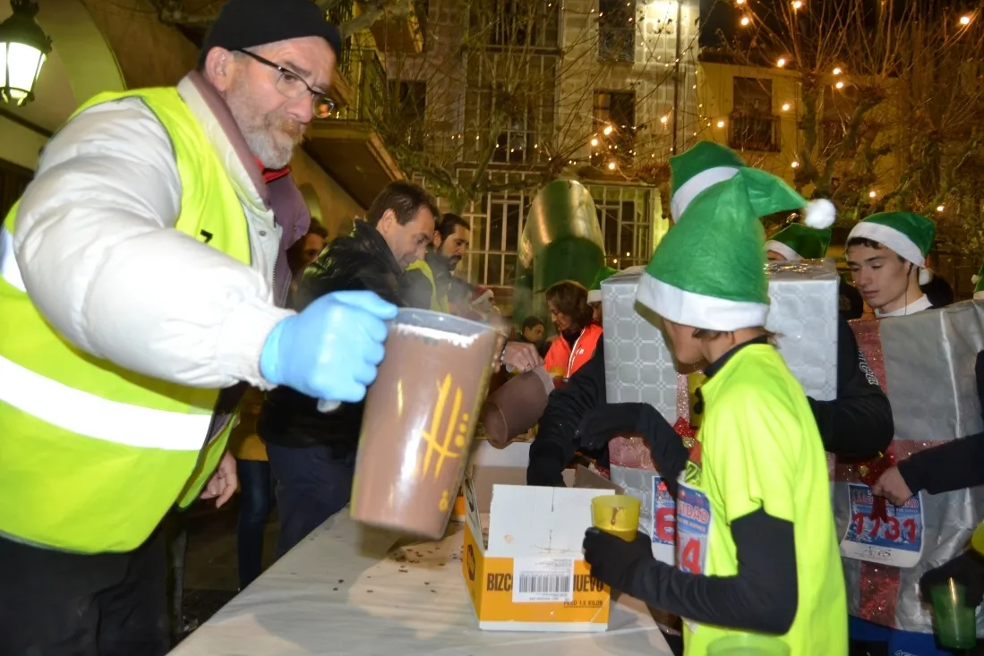 Una de las imágenes que dejan la última carrera del año en la capital. / SN
