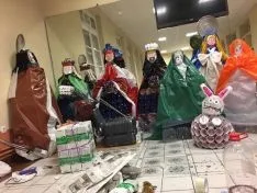Detalles festivos en el barrio de Las Casas.