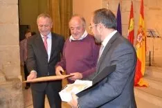 Entrega del Premio Colodra a la Cofradía San Pascual Bailón. /SN