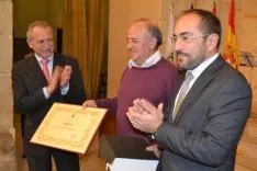 Entrega del Premio Colodra a la Cofradía San Pascual Bailón. /SN