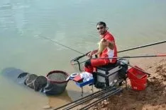 Bañuelos, campeón, con una de sus capturas.