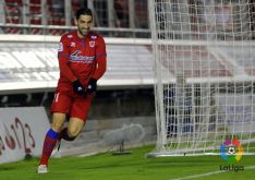 Marc Mateu festeja el gol que abre el luminoso. LFP