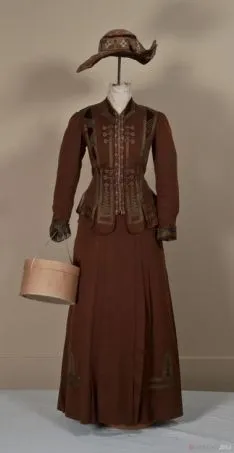 Muestra 'Un paseo por la gran moda'.