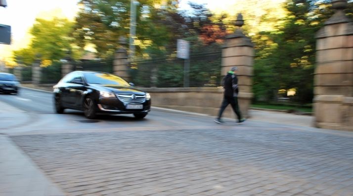 Un resalto en la calle Nicolás Rabal./SN