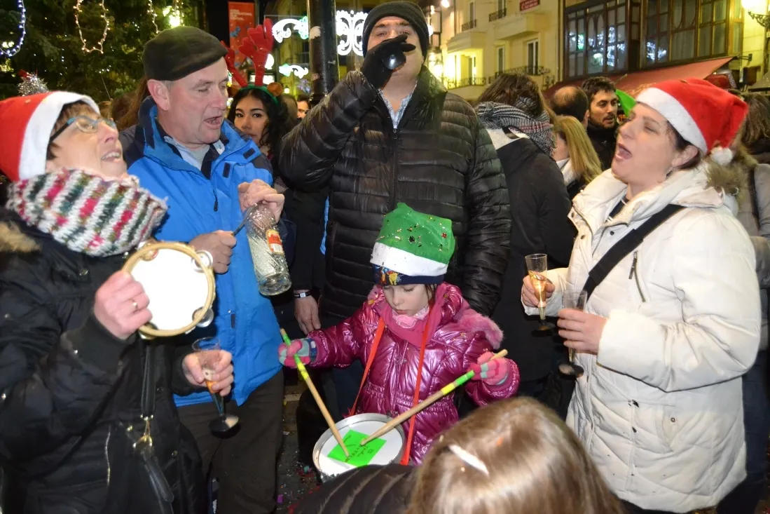 Champanada en Herradores para celebrar el nuevo año. /SN