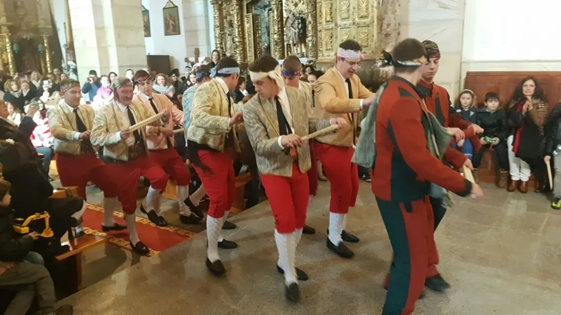 Imágenes de las danzas de paloteo/ SN