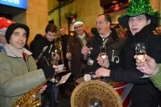 Champanada en Herradores para celebrar el nuevo año. /SN