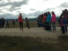 Juegos populares de campo a través en Los LLamosos.