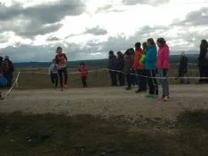 Juegos populares de campo a través en Los LLamosos.