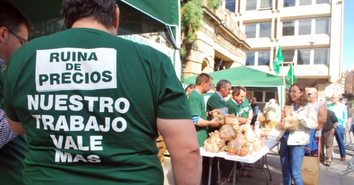 Reparto de productos agrarios de ASAJA este septiembre. / SN