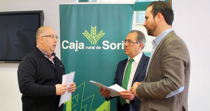 Martínez (izda.), Mugarza y Hernández en la presentación de la gala de este año. /SN