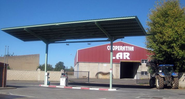 Un surtidor de una cooperativa agraria./Urcacyl