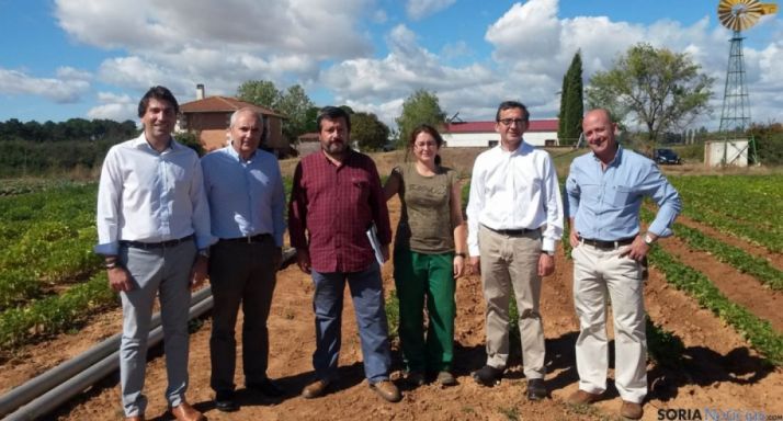 Responsales de Huertos de Soria en la finca de Fuentepinilla. /SN