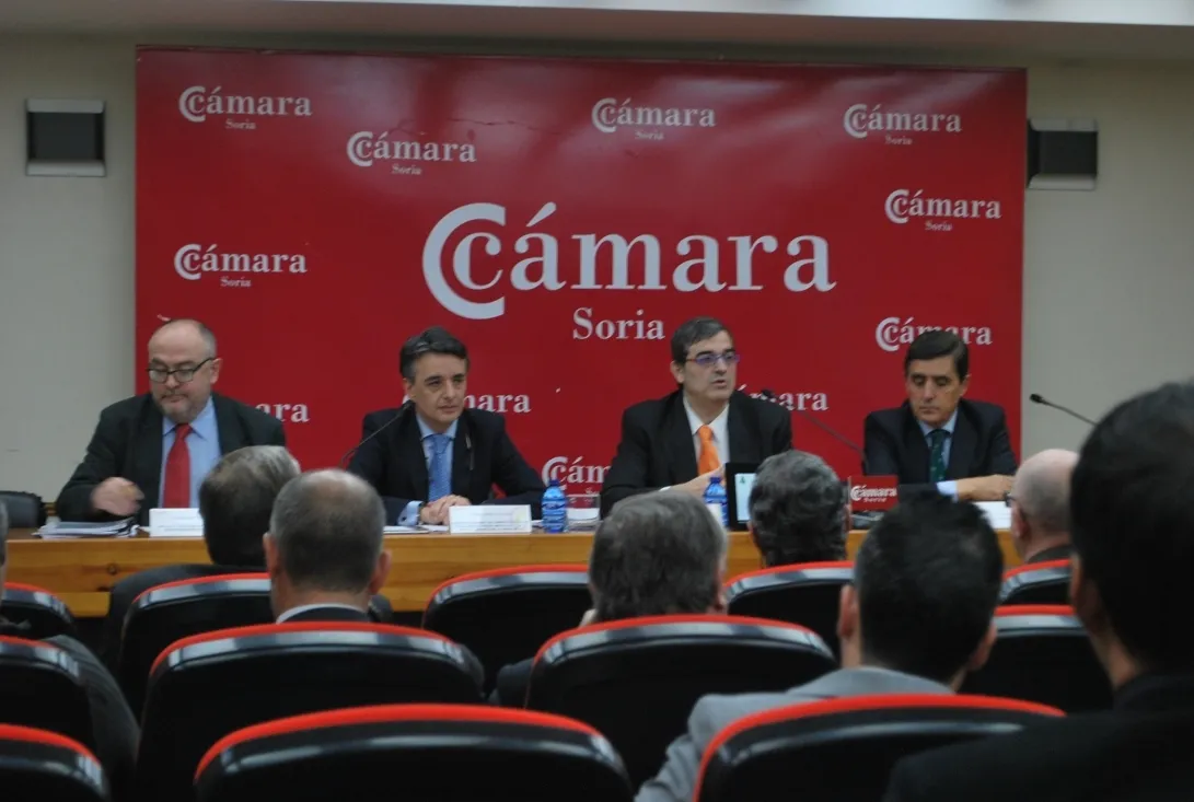 Imagen del encuentro este jueves en la Cámara. /SN