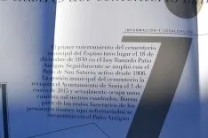 Imágenes del acto, esta mañana, en el cementerio. SN