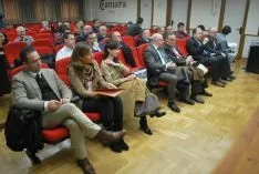 Imagen del encuentro este jueves en la Cámara. /SN