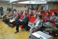 Imagen del encuentro este jueves en la Cámara. /SN