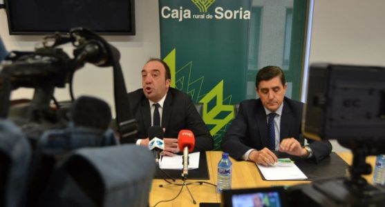 Firma convenio Apis y Caja Rural de Soria