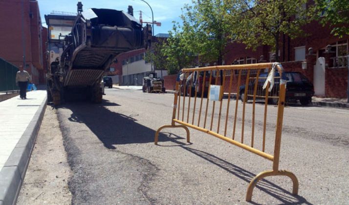Máquina para asfaltado en la ciudad./SN