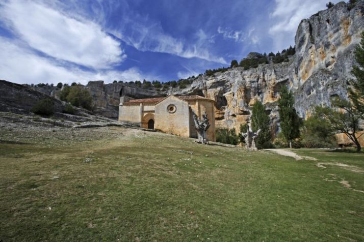 La ermita de San Bartolomé, ubicada en el Parque Natural del Cañón del Río Lobos (Soria). /DIP. SORIA