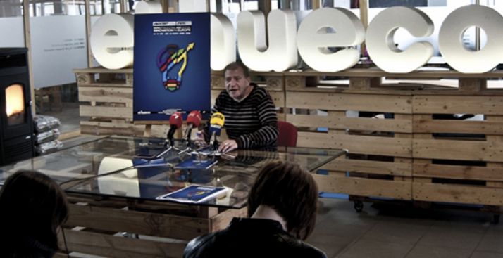 Roberto Ortega presenta el programa de este encuentro.