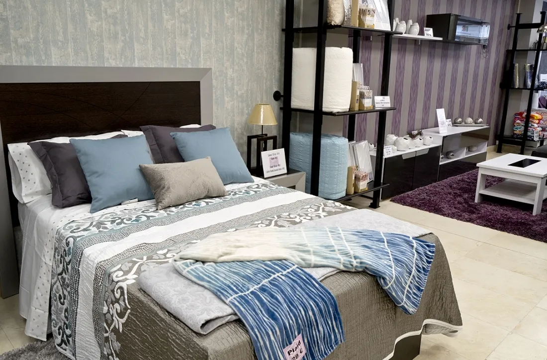 Nueva decoración del interior de Saldos Muñoz. /Patricia Lapresta