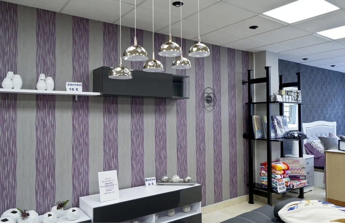 Nueva decoración del interior de Saldos Muñoz. /Patricia Lapresta