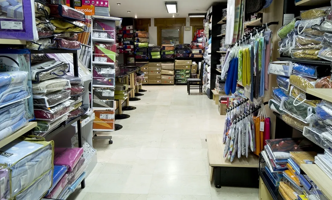 Nueva decoración del interior de Saldos Muñoz. /Patricia Lapresta
