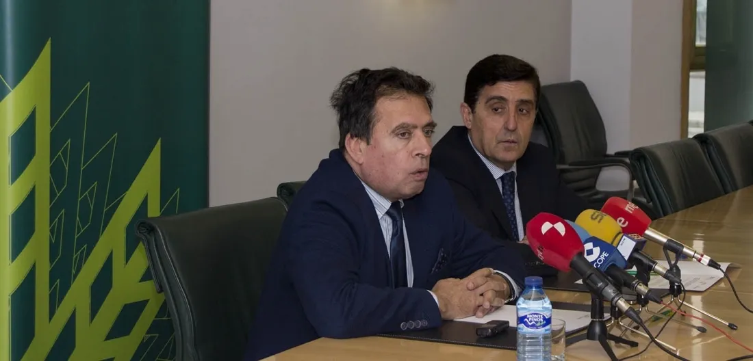 Javier Barrio (izda.) y Carlos Martínez Izquierdo, este lunes. /PL
