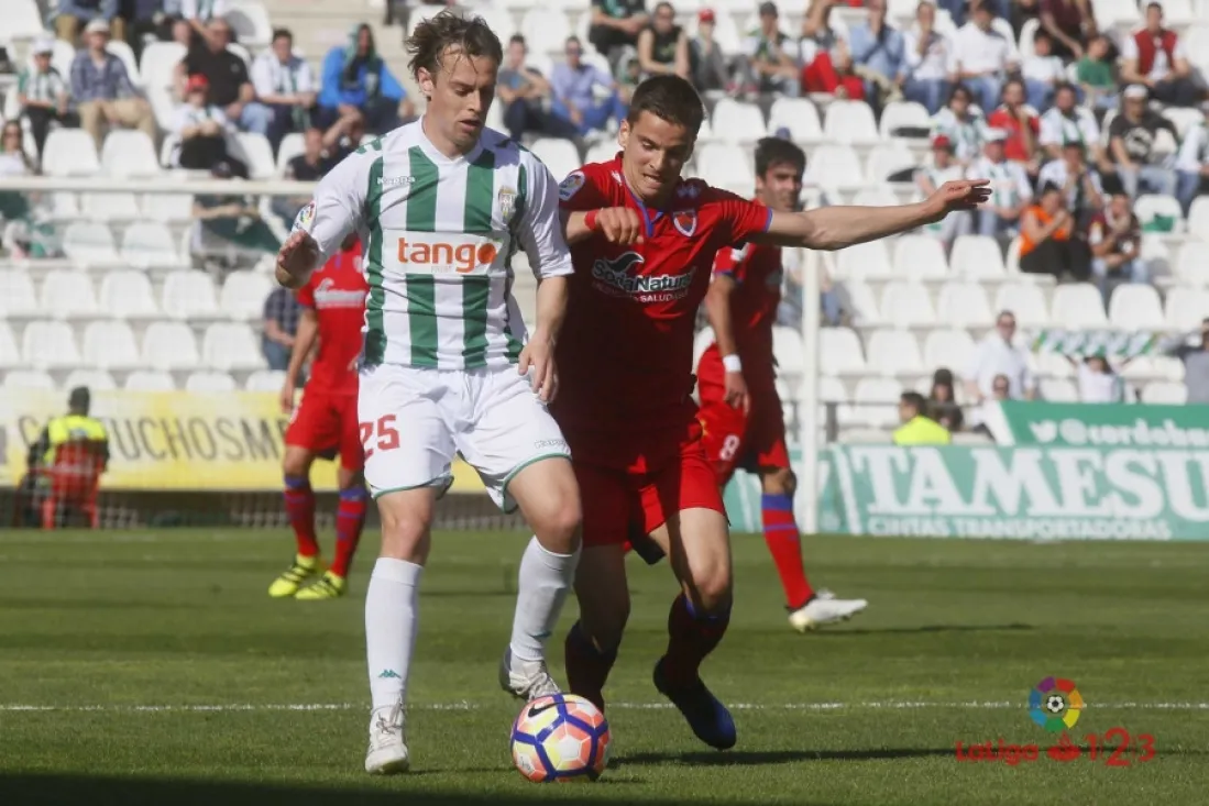 Foto 2 - El Numancia se lleva un punto tras empatar sin goles en C&oacute;rdoba