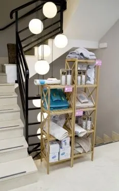 Nueva decoración del interior de Saldos Muñoz. /Patricia Lapresta