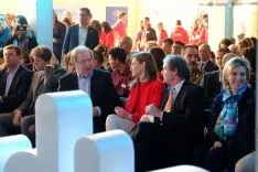 Imagen de la visita de SAR la Reina a El Hueco. /Jta.