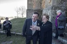Urbano y Melania, a la salida de misa. /Cedidas