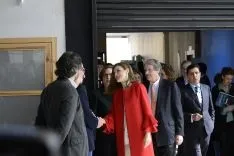 S. A. R. Doña Letizia saludando a las autoridades. /Patricia Lapresta