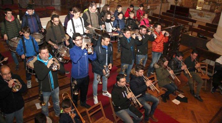 Un ensayo de la hermandad./C. de J.