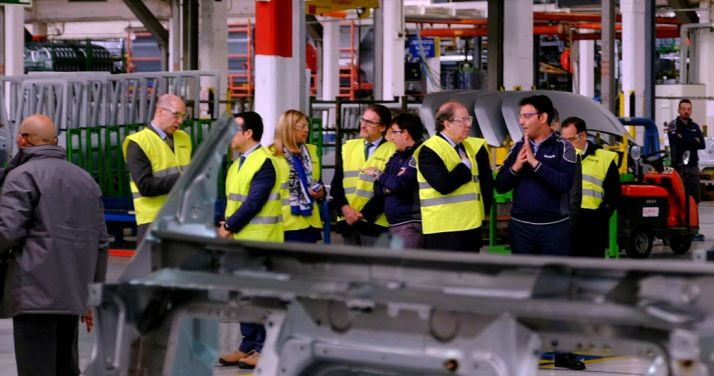 Visita institucional de la Junta a la factoría de Iveco en Valladolid./Jta.