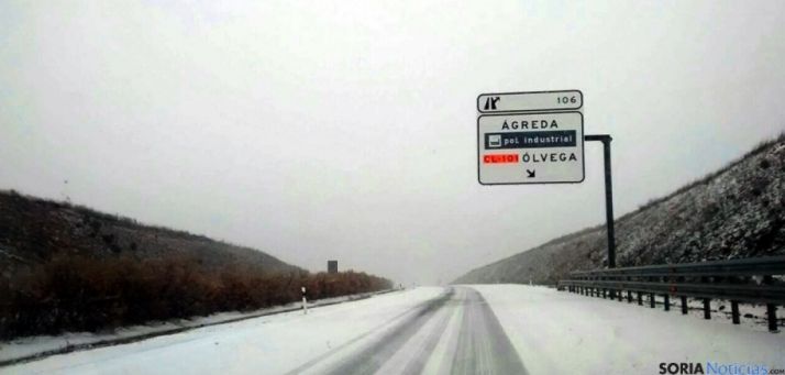 Imagen de archivo de nieve en la calzada en Ágreda. /SN