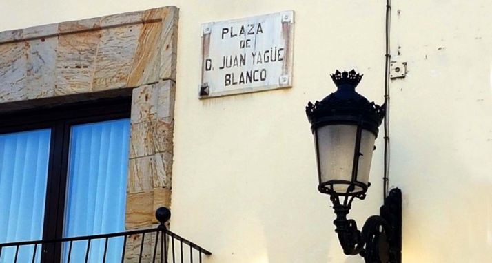 Una placa del general en el municipio. /SN