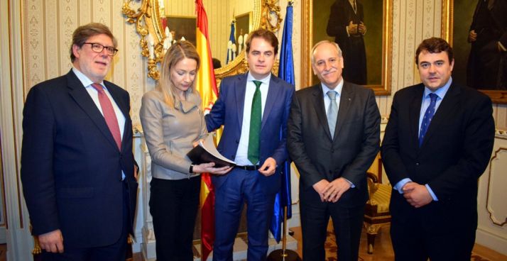 Aparicio, (izda.) tras el encuentro. /Subdelg.