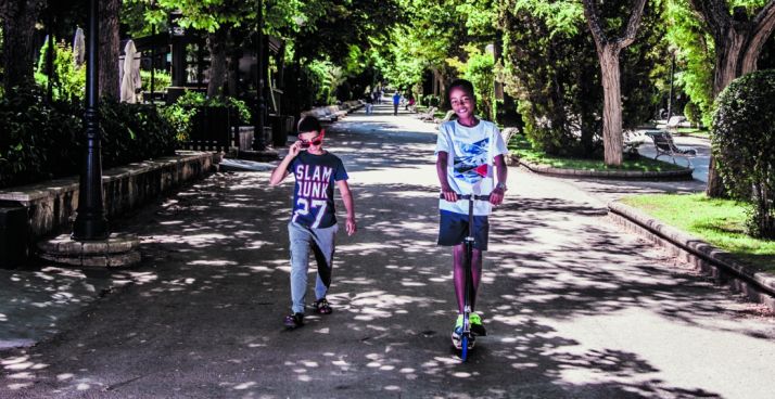 Dos niños saharauis el pasado verano en la capital. /David Almajano